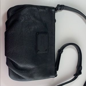 Marc Jacobs black crossbody w/matte black hardware